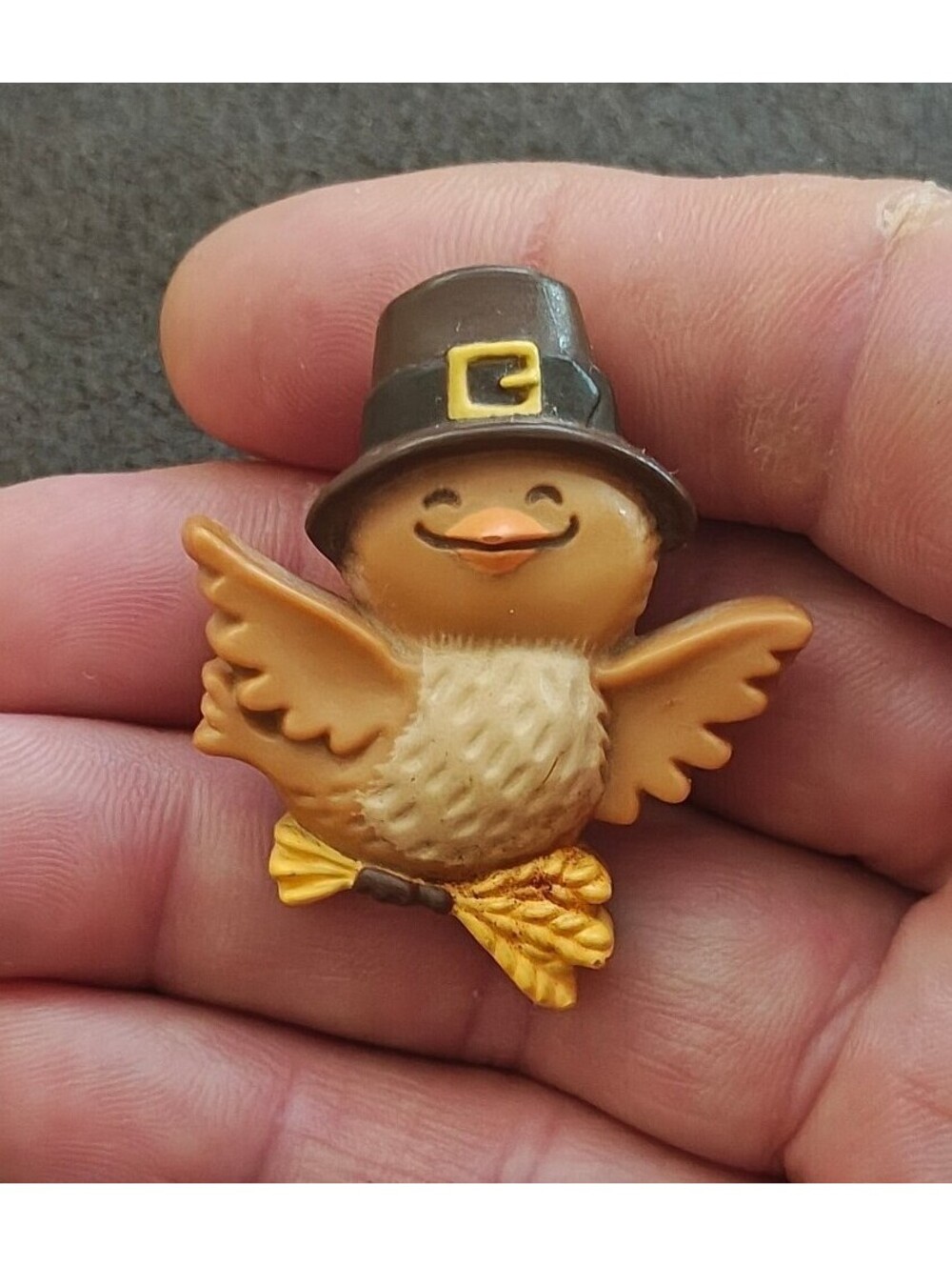 1981 Hallmark Thanksgiving Pilgrim Bird Turkey Plastic Brooch Pin